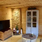 Alpenchalet Piz Huesli * טשאגונס