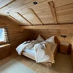Alpenchalet Piz Huesli Feriehus *