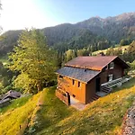 בית נופש Alpenchalet Piz Huesli