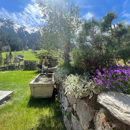 Alpenchalet Piz Huesli Holiday home *